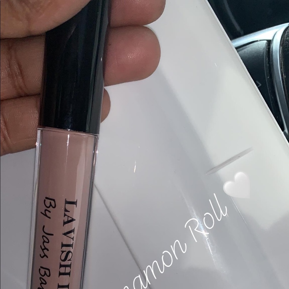 LIP GLOSS